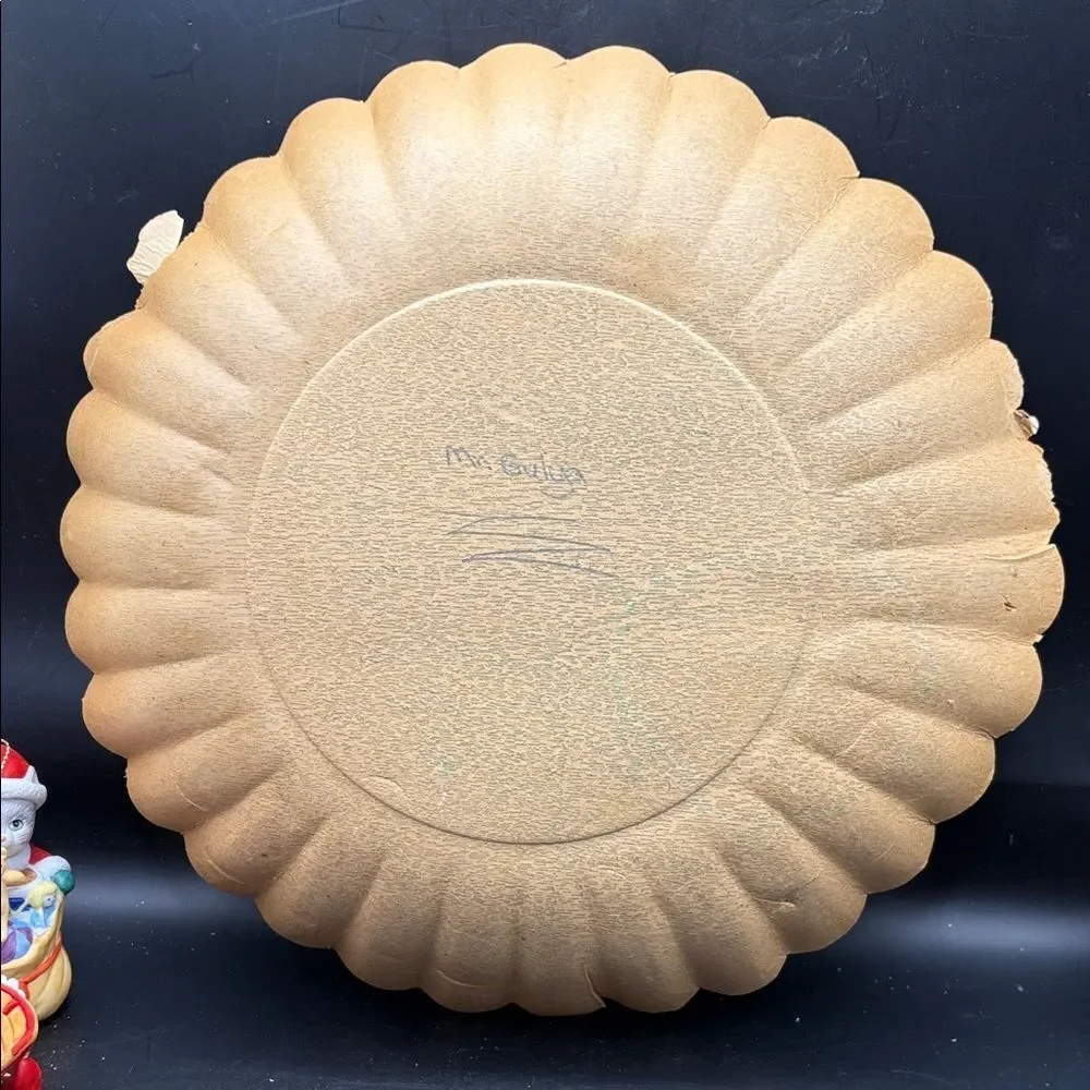 Vintage 1960’s Hallmark paper Santa Holiday Plate